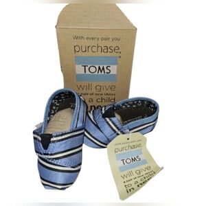 Toms Classics Canvas Slip On baby shoes Size 4 Blue Stripes New